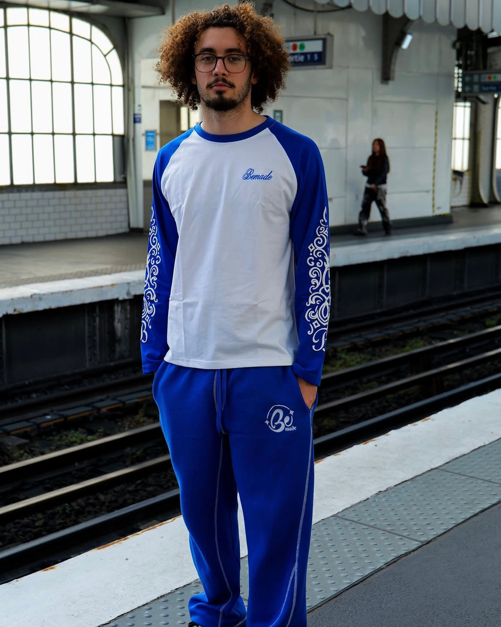 White & blue longsleeve