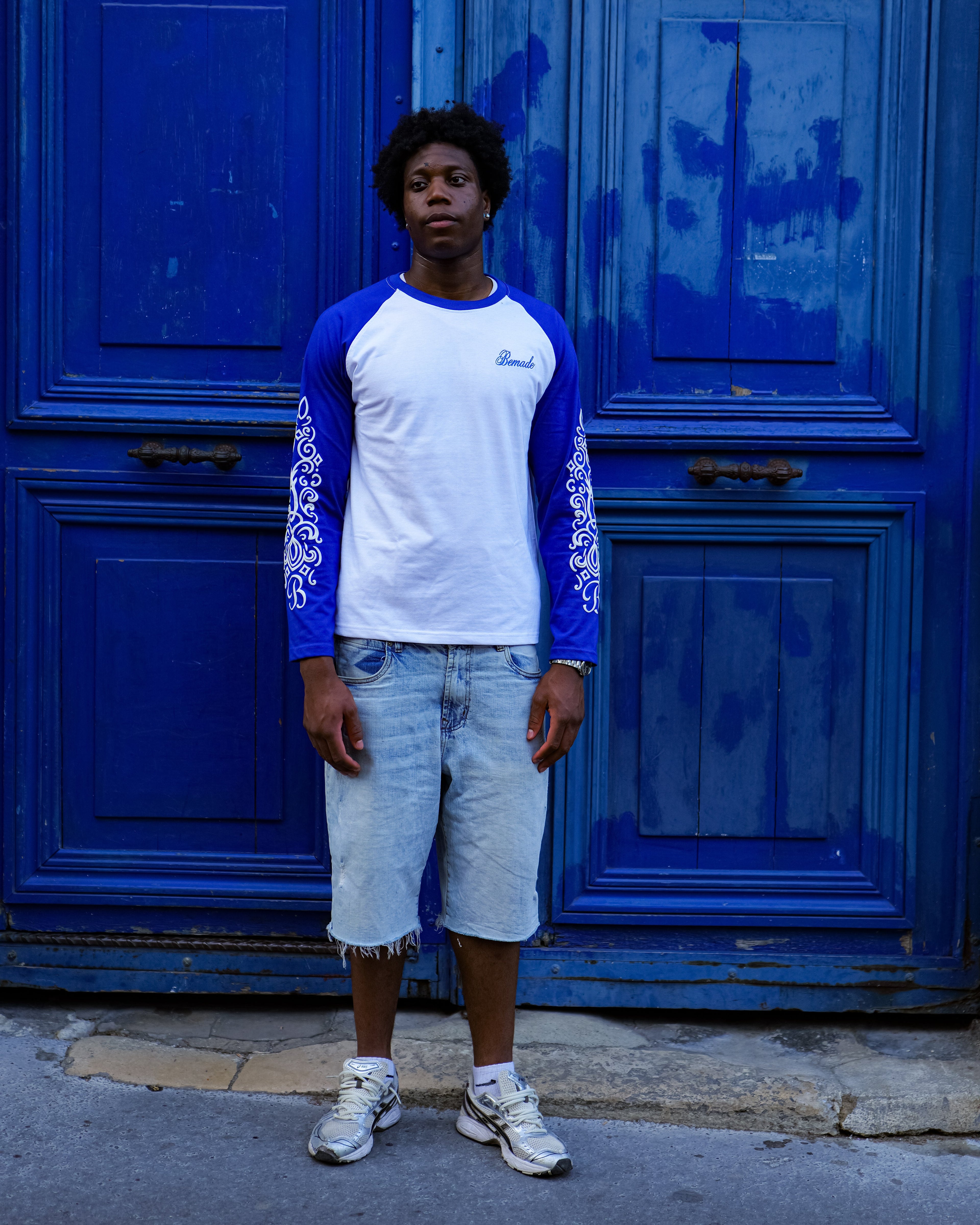 White & blue longsleeve