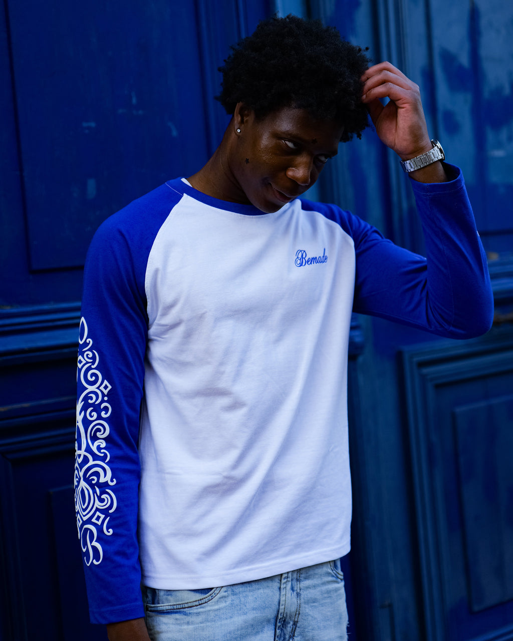 White & blue longsleeve